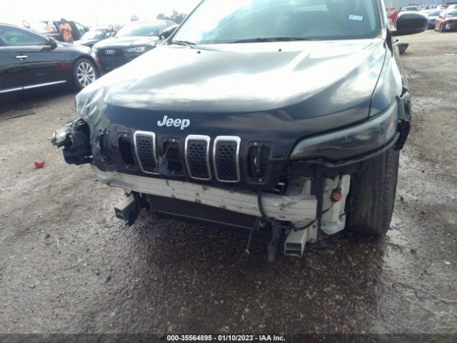 1C4PJLCB6KD333051 Jeep Cherokee Latitude