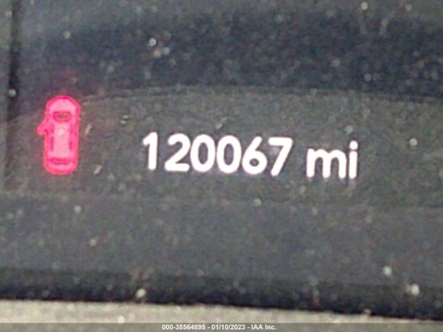 1C4PJLCB6KD333051 Jeep Cherokee Latitude