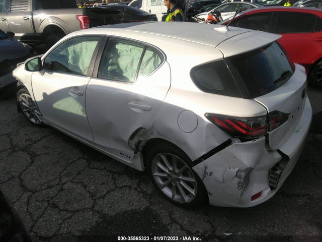 Lexus CT 200H 2011 JTHKD5BH5B2005570 Image 3