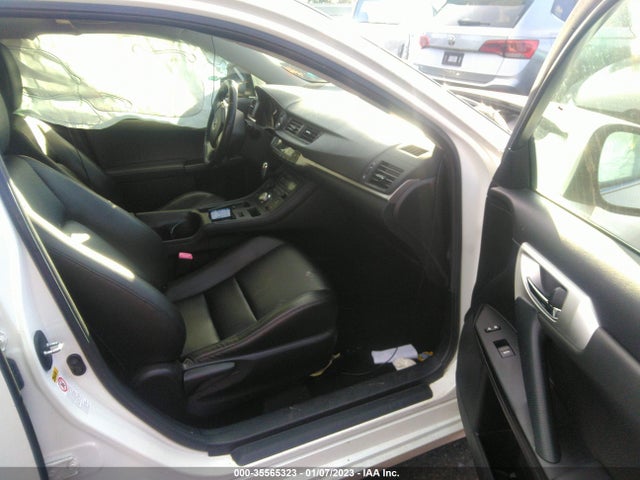 Lexus CT 200H 2011 JTHKD5BH5B2005570 Image 5