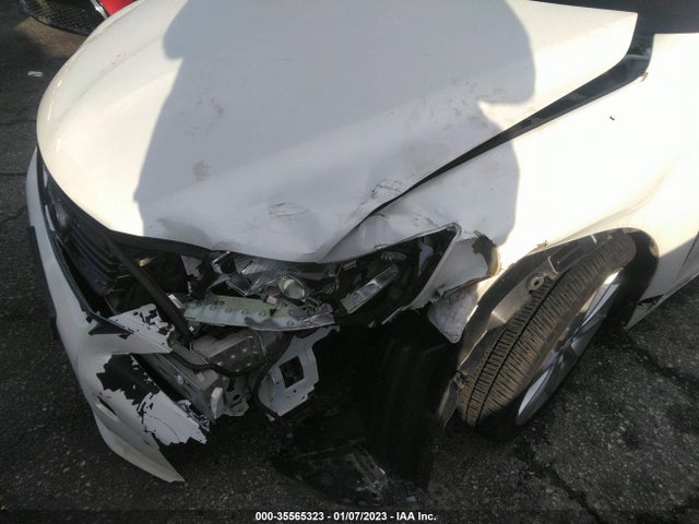Lexus CT 200H 2011 JTHKD5BH5B2005570 Image 6