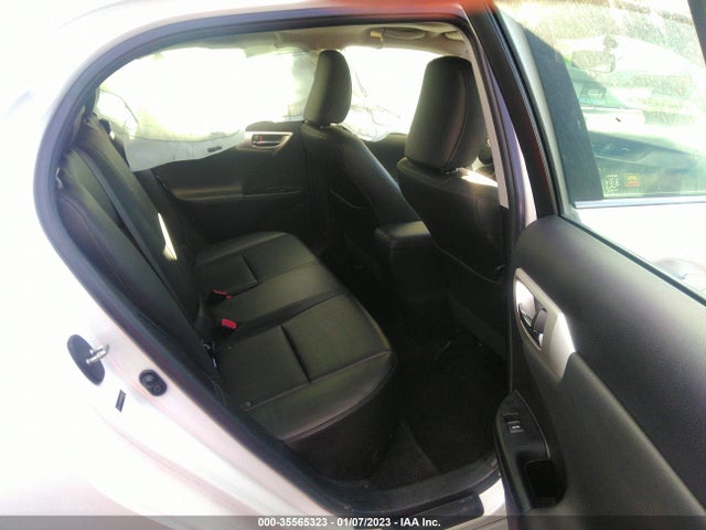 Lexus CT 200H 2011 JTHKD5BH5B2005570 Image 8