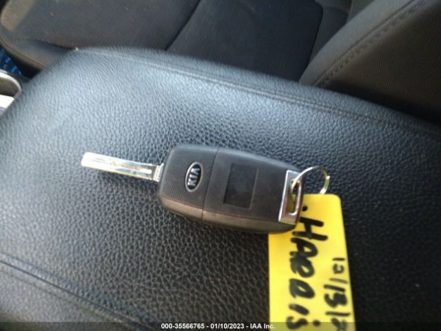 5XYKT3A6XEG459297 KIA SORENTO LX