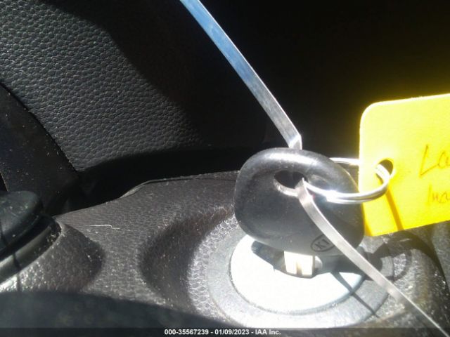 KNDJN2A28E7074704 KIA Soul Base