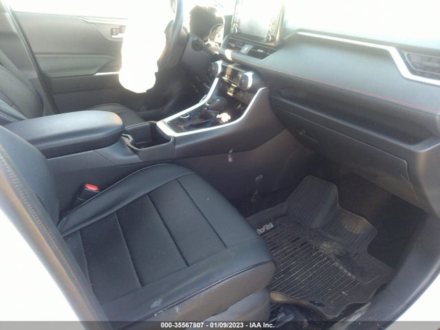 2022 Toyota RAV4, VIN: JTMAB3FV0ND106046
