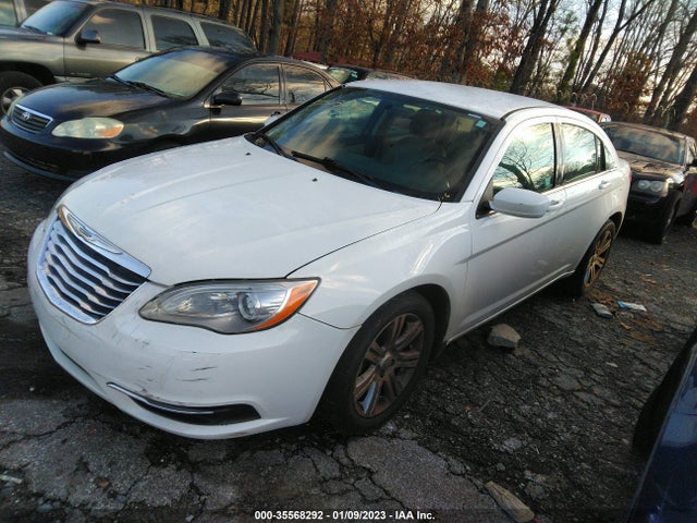 Chrysler 200 LX 2013 1C3CCBAB0DN705149 Image 2