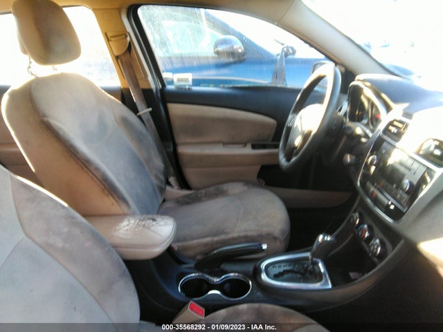 Chrysler 200 LX 2013 1C3CCBAB0DN705149 Image 5