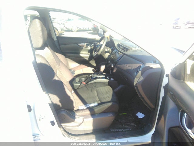 2019 Nissan Rogue, VIN: 5N1AT2MT6KC800990