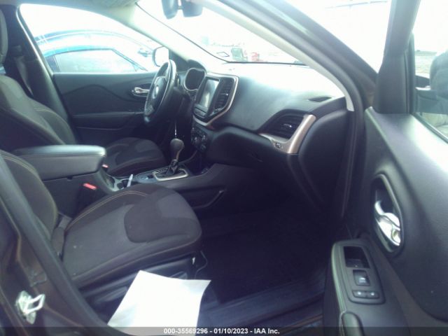 1C4PJLCS7FW628024 Jeep Cherokee Latitude