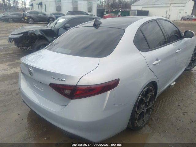 2022 Alfa Romeo Giulia, VIN: ZARFANBN0N7652800