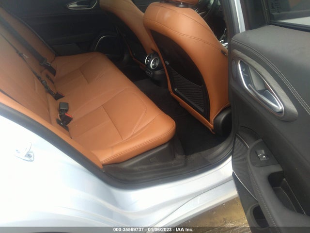 2022 Alfa Romeo Giulia, VIN: ZARFANBN0N7652800