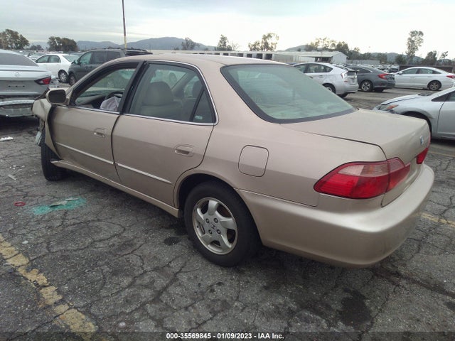2000 HONDA ACCORD SDN EX W/LEATHER VIN: 1HGCG668XYA038903