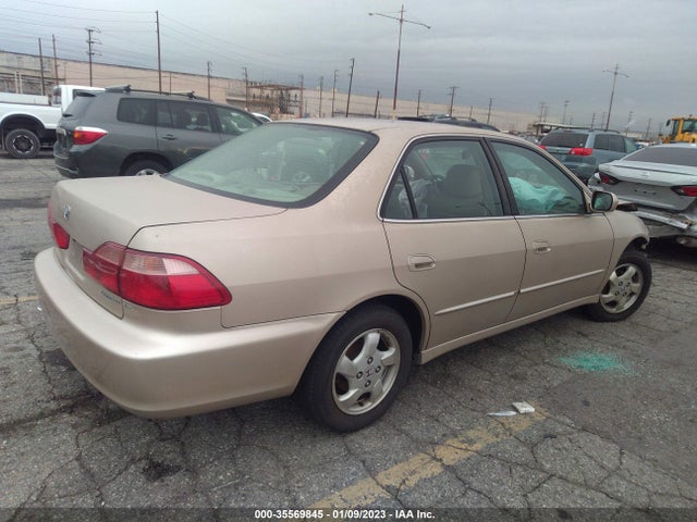 2000 HONDA ACCORD SDN EX W/LEATHER VIN: 1HGCG668XYA038903