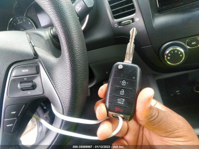 3KPFK4A70HE094228 KIA FORTE LX