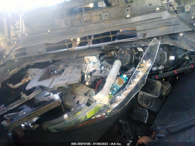 JA4AZ2A32HZ044727 Mitsubishi Outlander Es