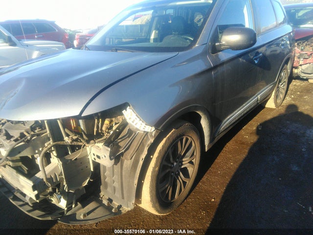 JA4AZ2A32HZ044727 Mitsubishi Outlander Es