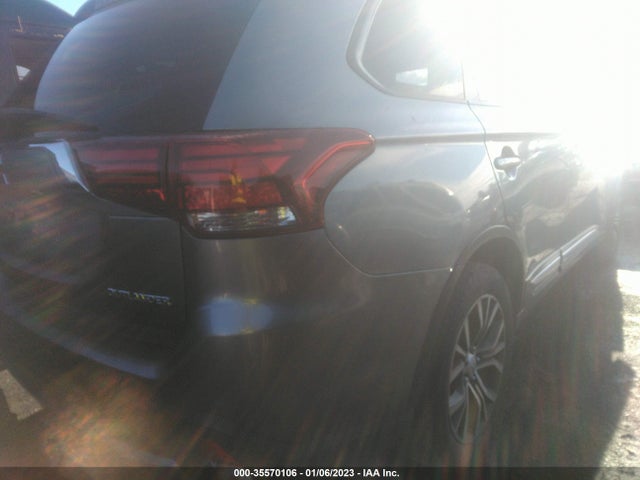 JA4AZ2A32HZ044727 Mitsubishi Outlander Es