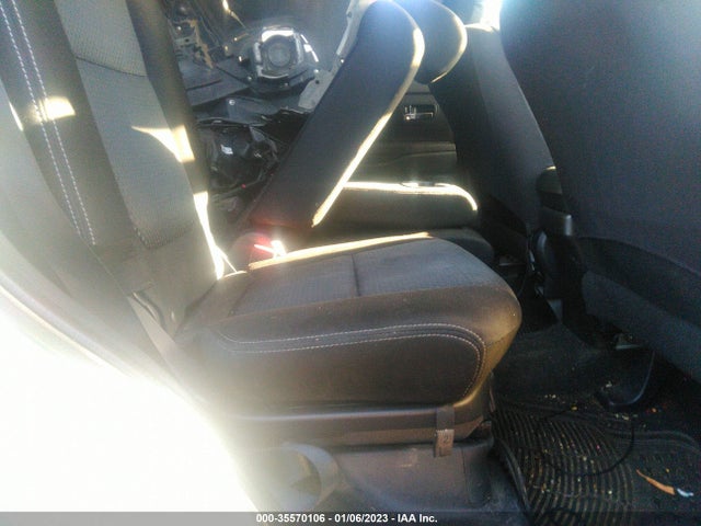 JA4AZ2A32HZ044727 Mitsubishi Outlander Es