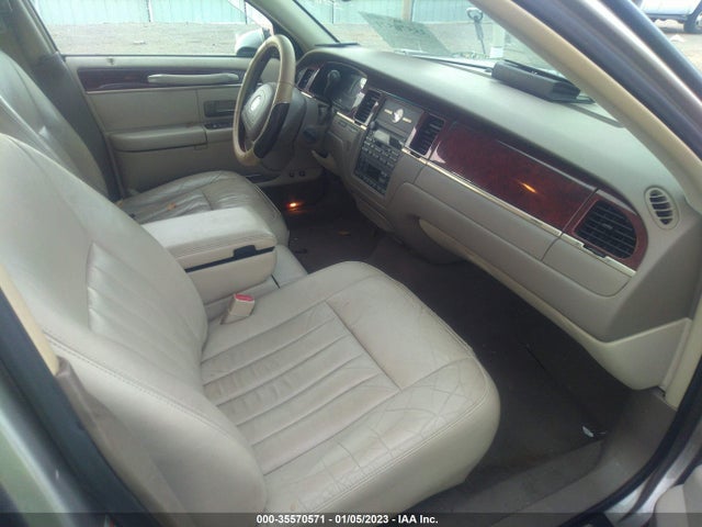 Lincoln Town Car 2003 1LNHM82WX3Y601182 Image 5