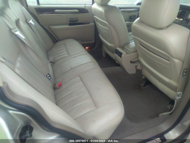 Lincoln Town Car 2003 1LNHM82WX3Y601182 Image 8