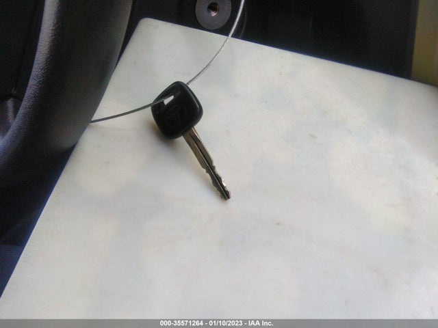 Toyota Yaris 2009 JTDJT903995245034 Image 3