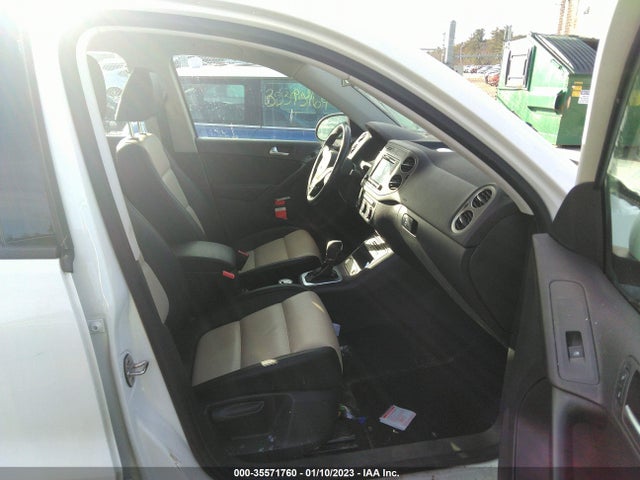 2017 Volkswagen Tiguan, VIN: WVGBV7AXXHW510391