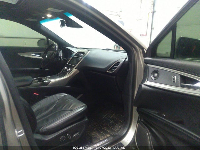 2016 Lincoln MKX, VIN: 2LMTJ8LP9GBL61964