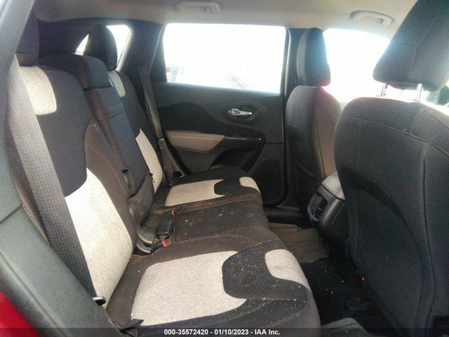1C4PJMCB0EW189821 Jeep Cherokee Latitude