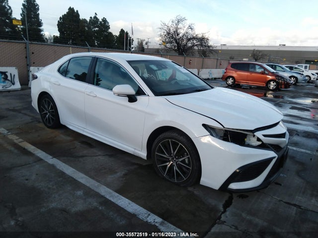 2022 Toyota Camry, VIN: 4T1G11AK4NU699436