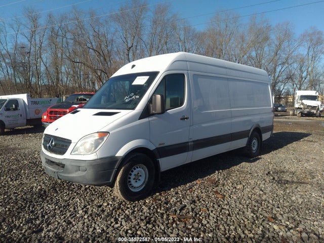 2011 MERCEDES-BENZ SPRINTER CARGO VANS VIN: WD3PE8CB0B5593094