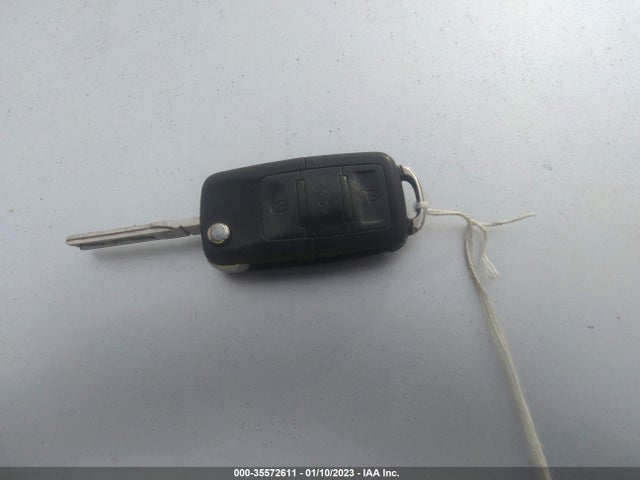 2005 VOLKSWAGEN GOLF GLS VIN: 9BWGL61J954007907