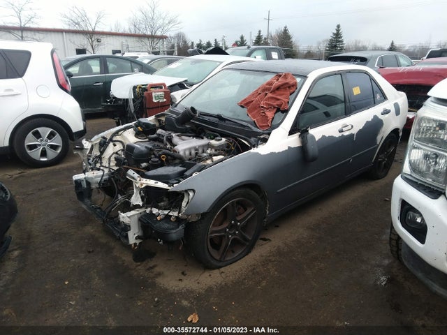 Lexus IS 300 2001 JTHBD182010012206 Image 2