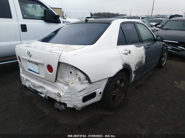 Lexus IS 300 2001 JTHBD182010012206 Image 4