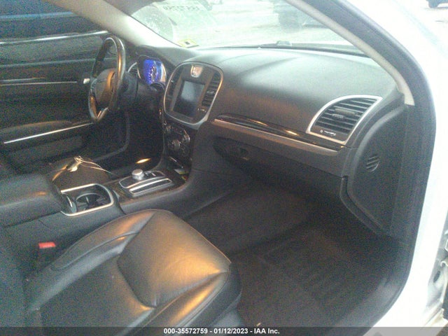 2016 Chrysler 300, VIN: 2C3CCAEG4GH324708