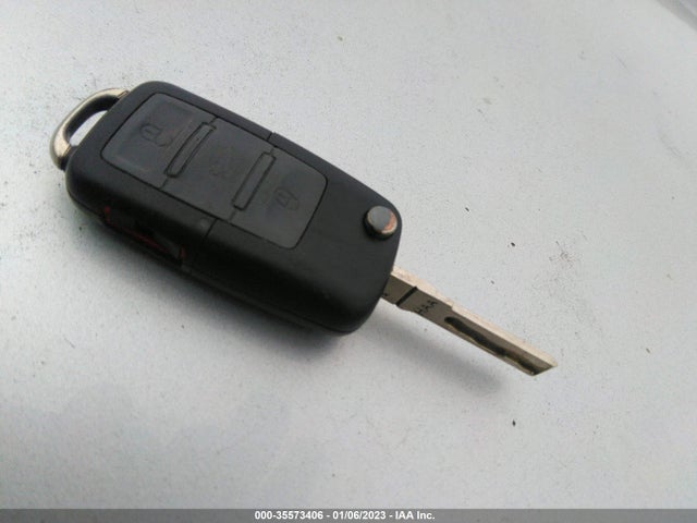 Volkswagen New Beetle Coupe Gl 2004 3VWBK31CX4M406820 Image 3