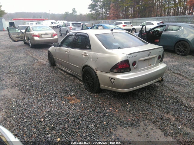 Lexus IS 300 2002 JTHBD192720061371 Image 4