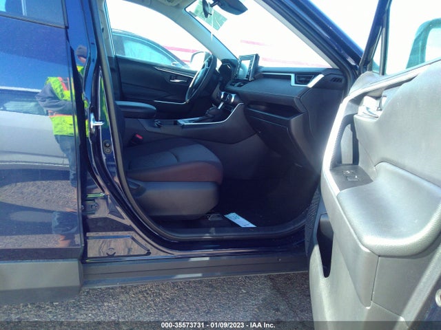 2021 TOYOTA RAV4 XLE VIN: 2T3P1RFV7MW194577