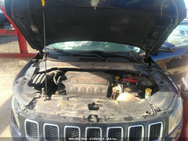 3C4NJDBBXJT409698 Jeep Compass Latitude