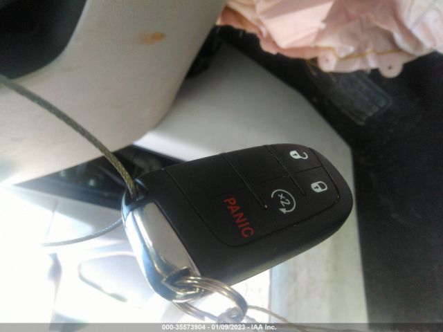 3C4NJDBBXJT409698 Jeep Compass Latitude