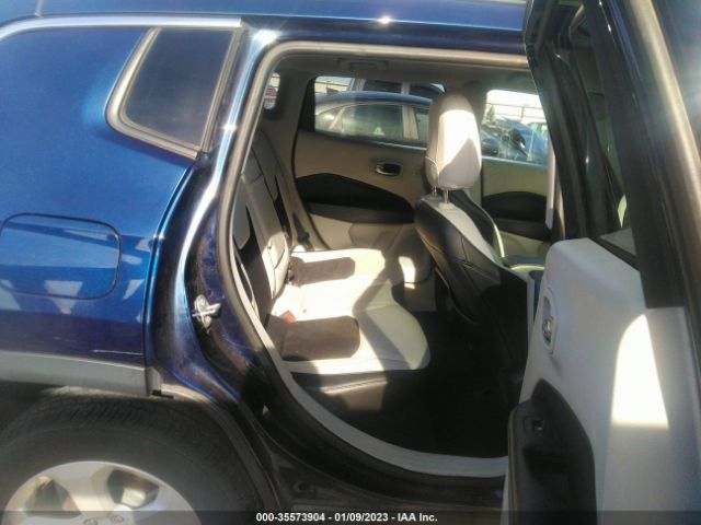 3C4NJDBBXJT409698 Jeep Compass Latitude