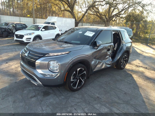 JA4J4UA85NZ017281 Mitsubishi Outlander Se