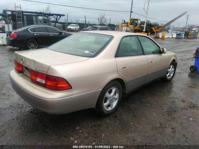 JT8BF22G8V0078576 Lexus ES 300 LUXURY SPORT SDN