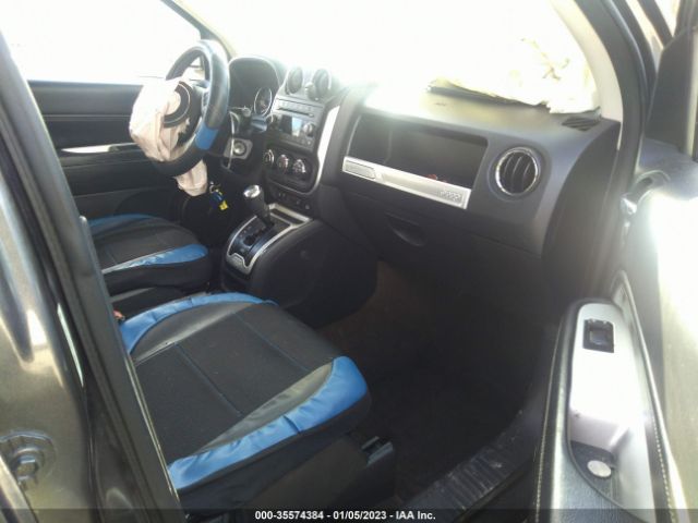 1C4NJDEB2GD585705 Jeep Compass Latitude