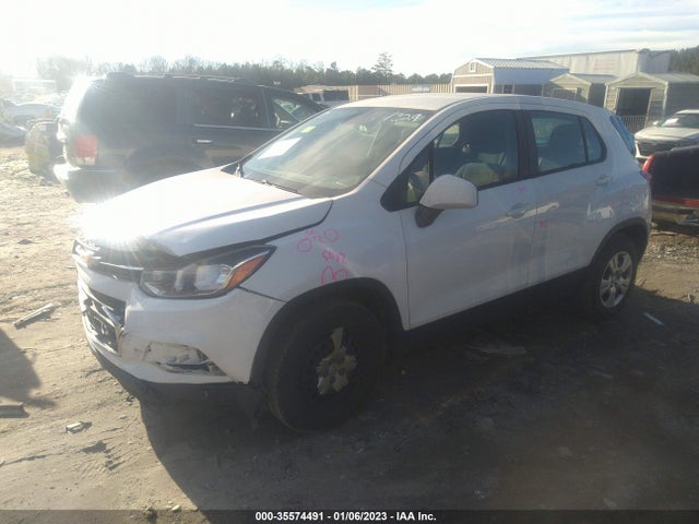 Chevrolet TRAX LS 2017 KL7CJKSB3HB091329 Image 2