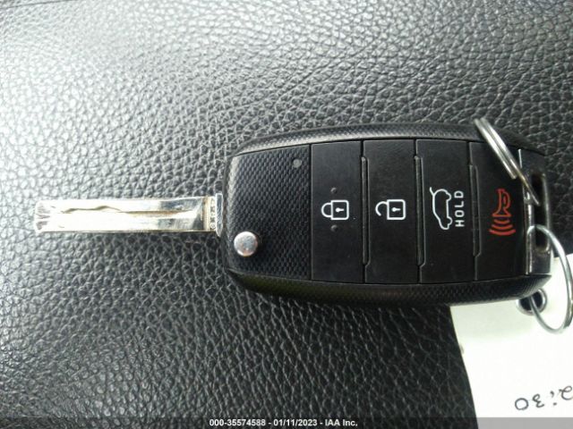 5XYKT3A62EG510615 KIA SORENTO LX