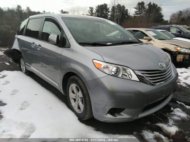 Toyota SIENNA LE 2016 5TDKK3DC4GS764529 Image 1