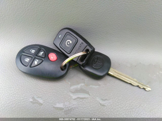 Toyota SIENNA LE 2016 5TDKK3DC4GS764529 Image 3