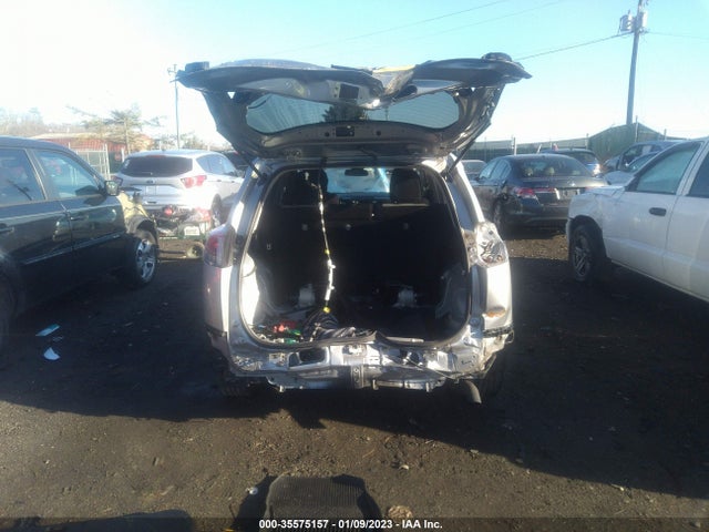 2018 Toyota RAV4, VIN: JTMRJREVXJD194799