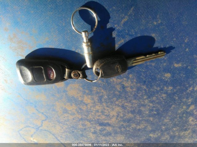 KNADE223X96467195 KIA RIO LX