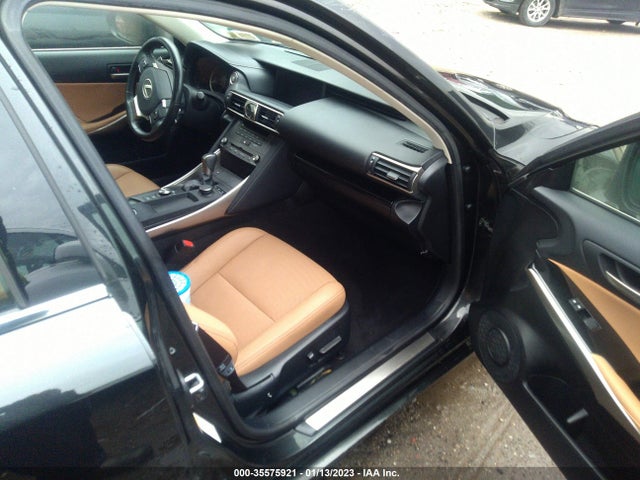 Lexus Is Is 300 2019 JTHC81D24K5035281 Image 5